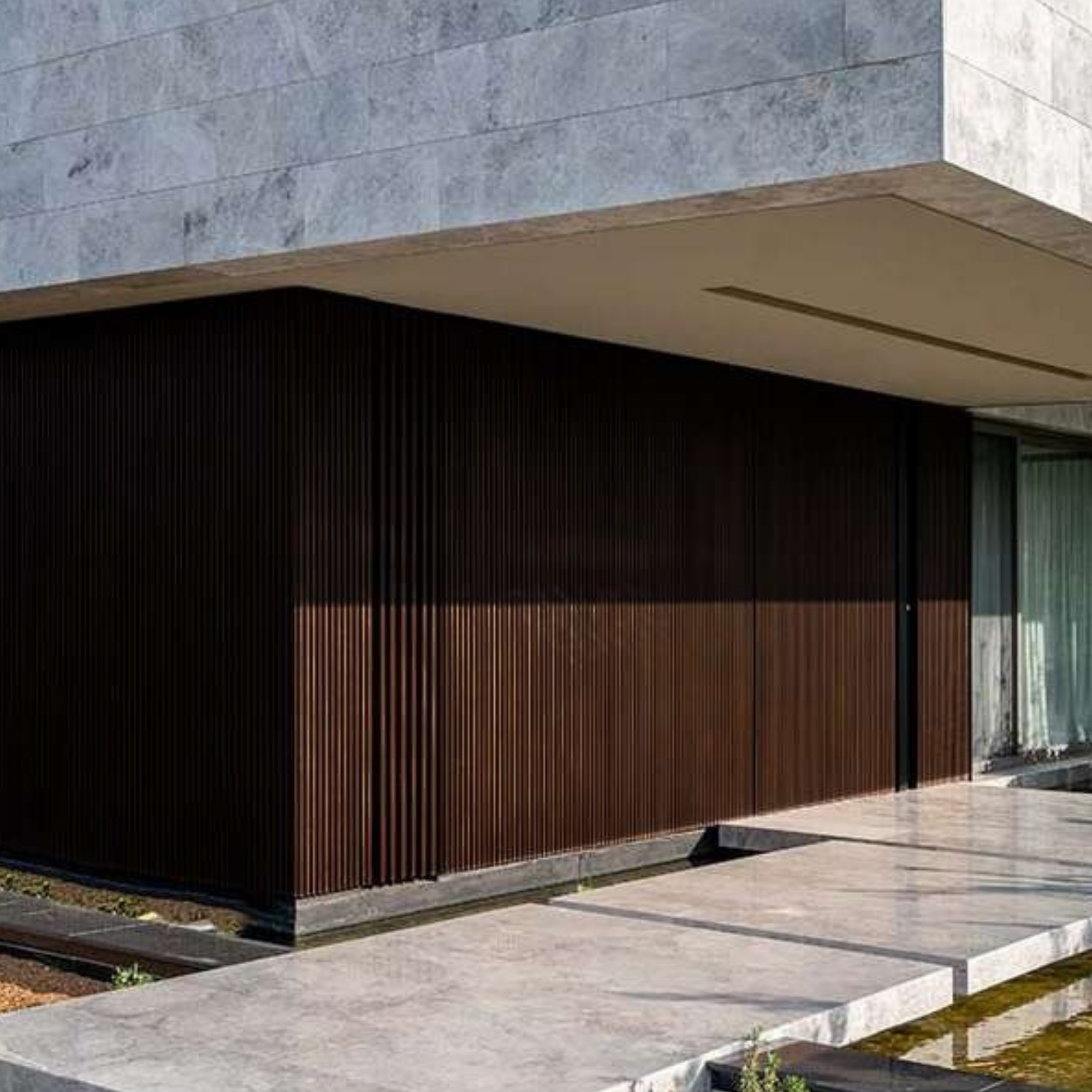 WPC Peralte Alto Café Lepac (Exterior)