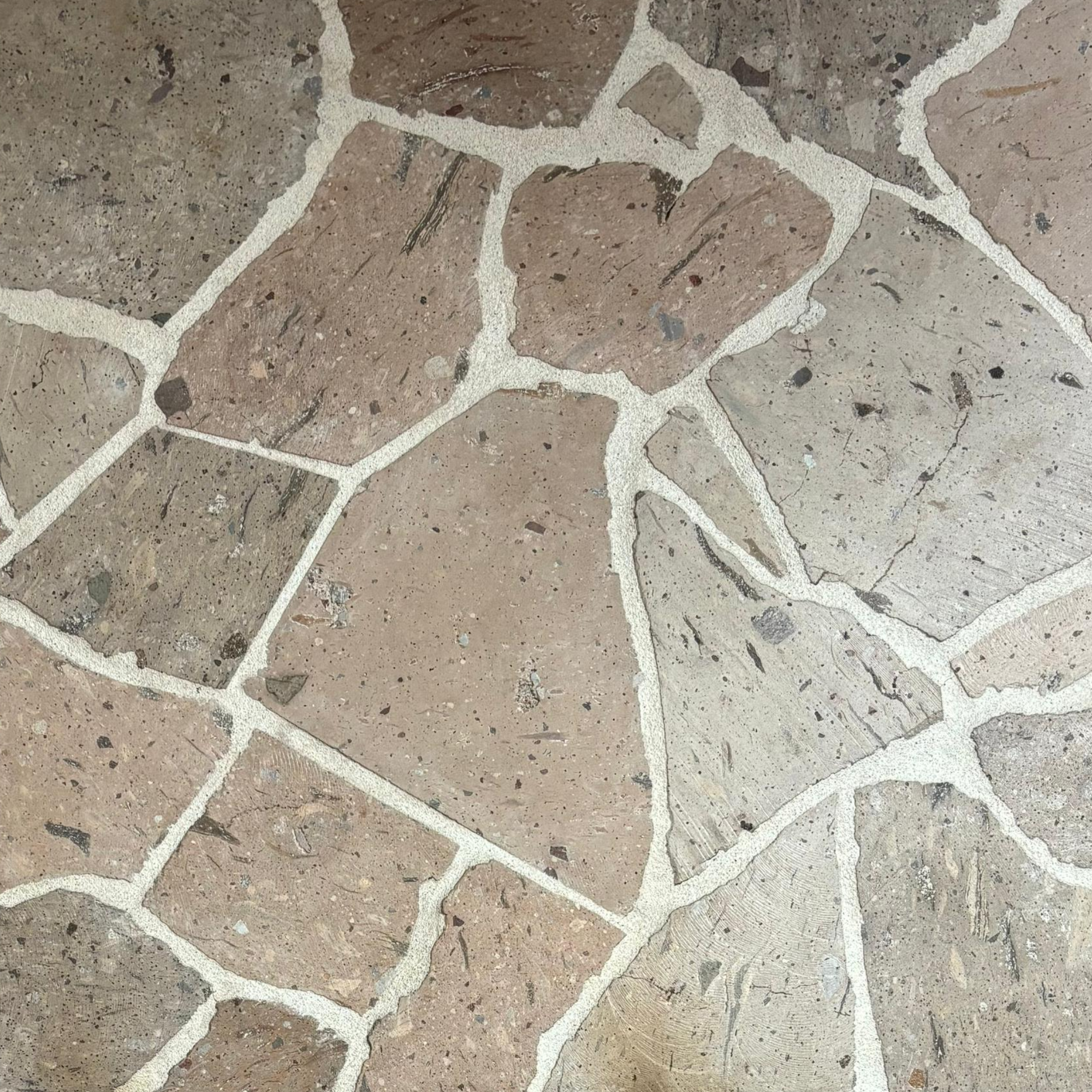 Laja Irregular Piñon Lisa